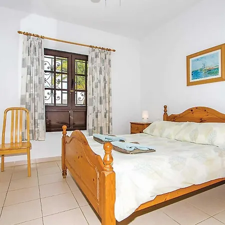 Villa Sleeps 6 Wifi *